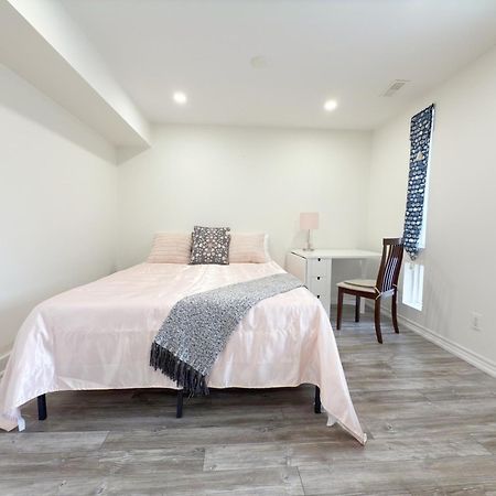 Cozy Room With Private Bath Near Don Mills Subway Toronto Buitenkant foto