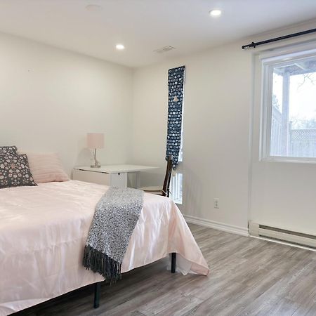 Cozy Room With Private Bath Near Don Mills Subway Toronto Buitenkant foto